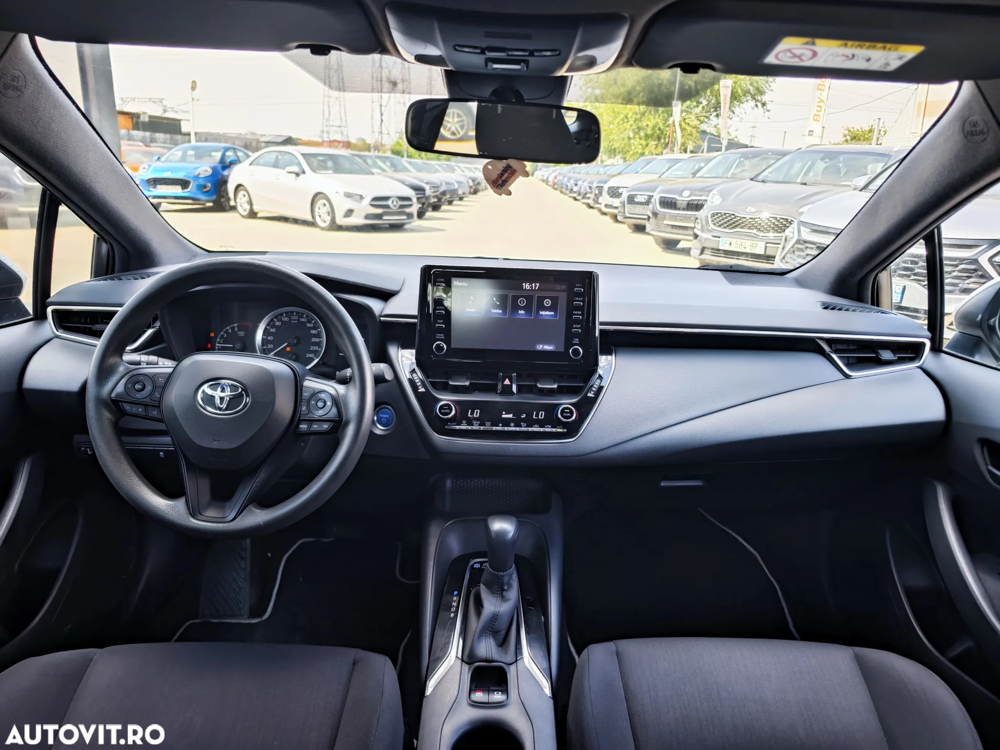 Toyota Corolla 1.8 HSD Business - 11