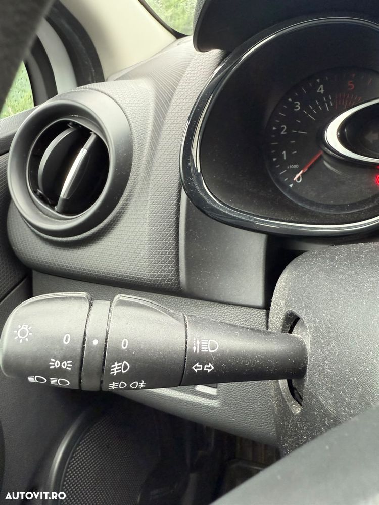 Renault Clio 1.5 dCi Zen - 28