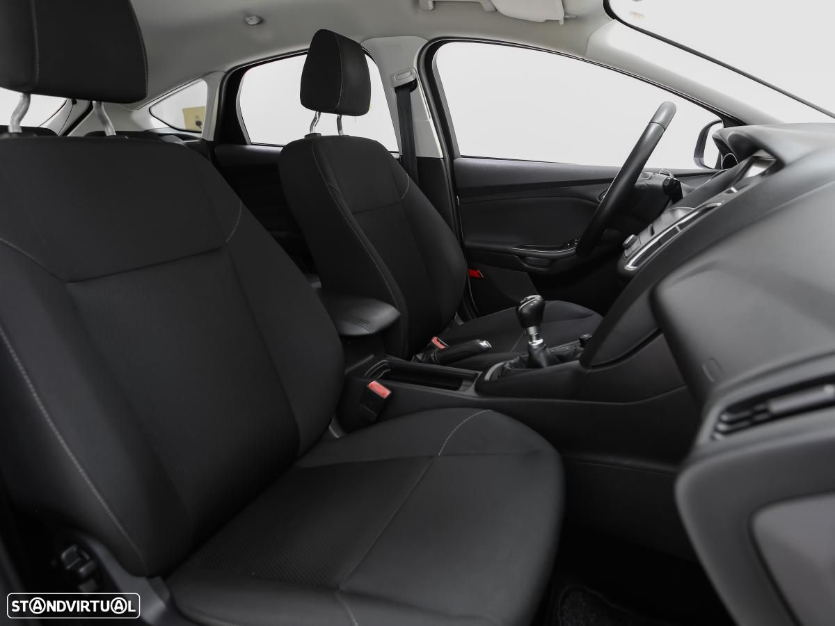 Ford Focus - 12