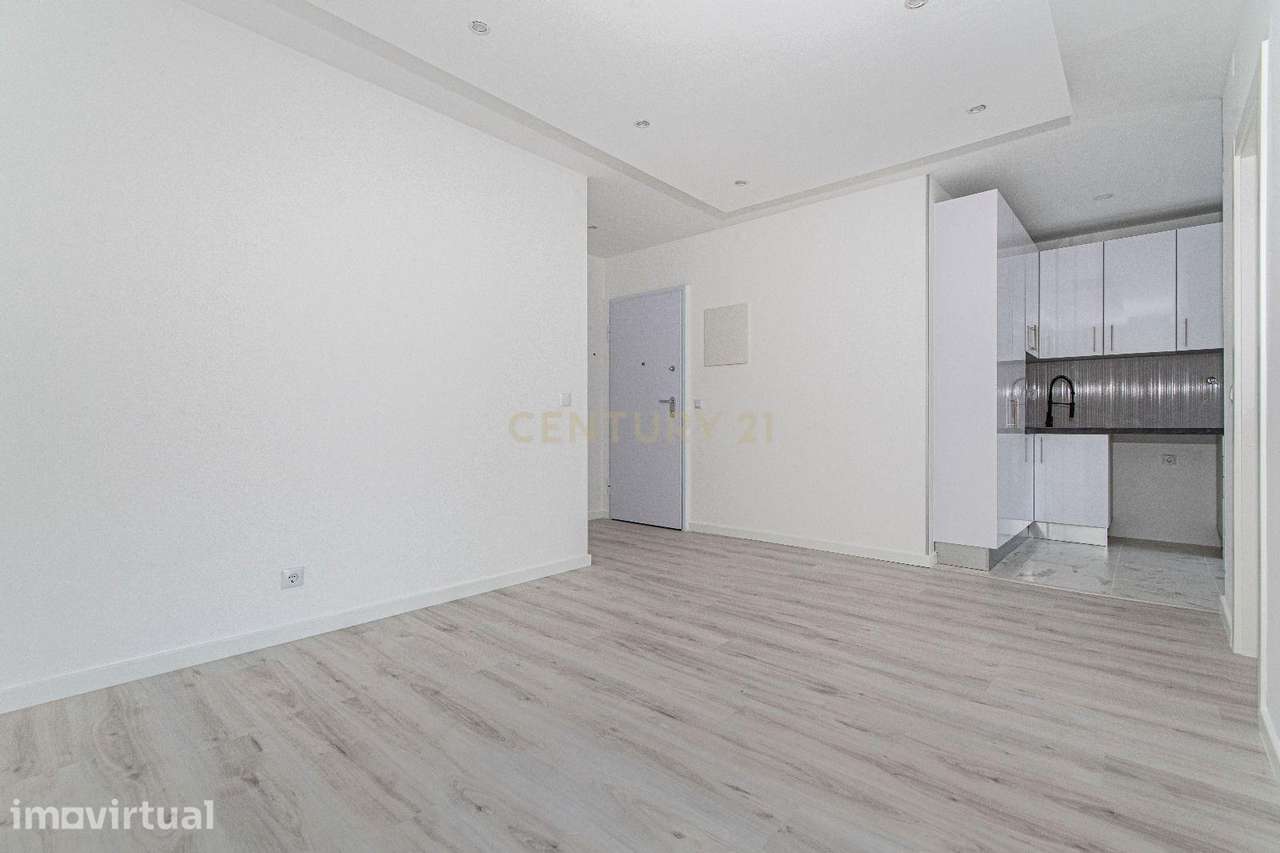 ***VISITAS SUSPENSAS *****Apartamento T2 remodelado para arrendamento - Grande imagem: 5/14