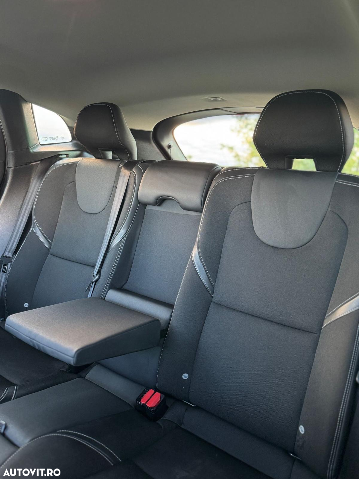 Volvo V40 D2 Summum - 5
