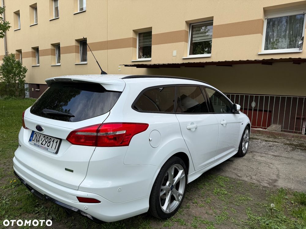 Ford Focus 1.5 EcoBoost Start-Stopp-System ST-LINE - 4