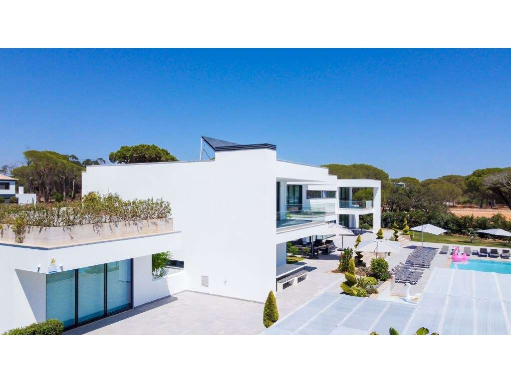 Moradia de estilo contemporâneo e com linhas modernas, Pinhal Velho... - Grande imagem: 3/46