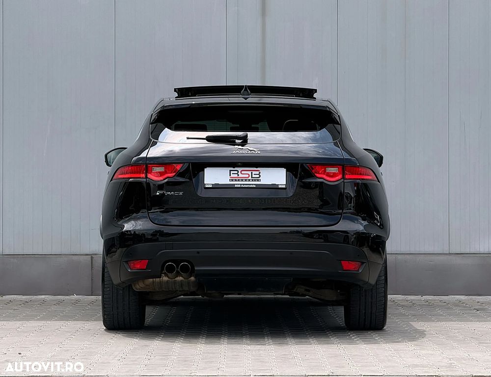 Jaguar F-Pace 20d AWD Portfolio - 12