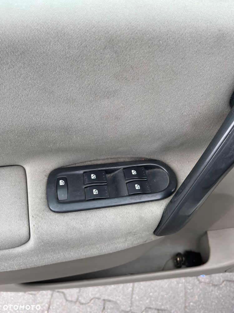 Renault Scenic 1.5d Ci Confort Privilege - 32