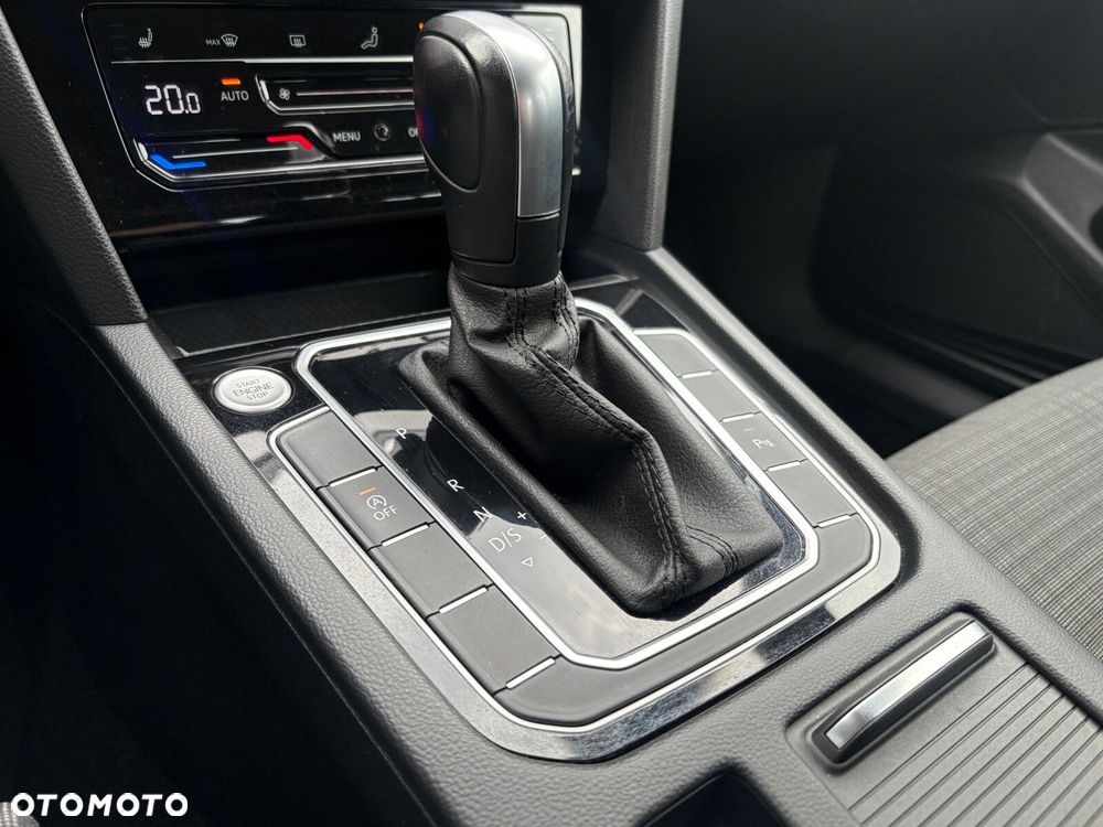 Volkswagen Passat - 28