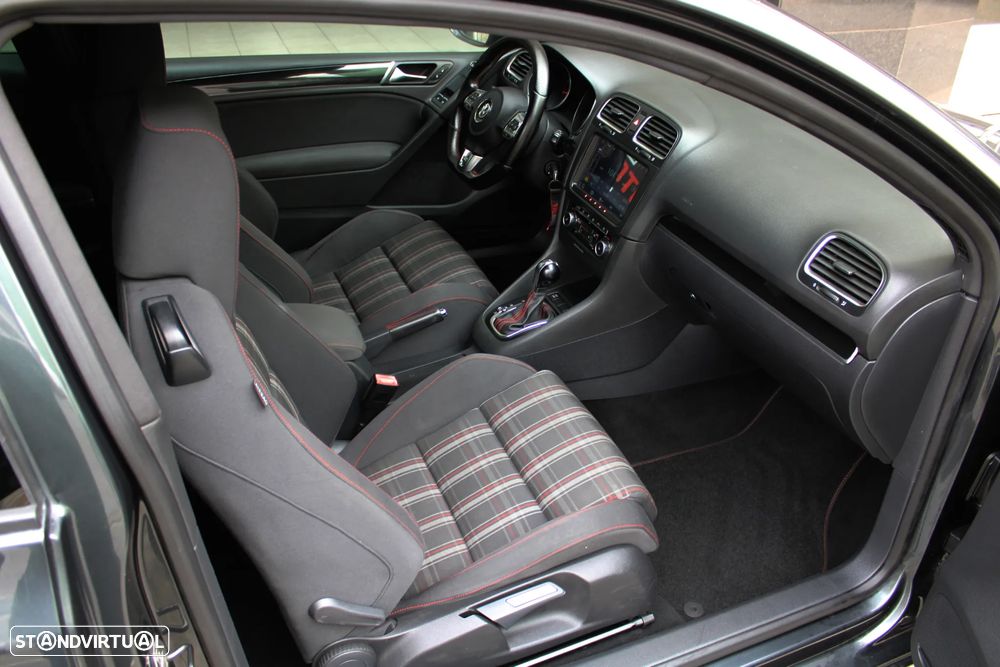 VW Golf 2.0 GTI DSG - 28