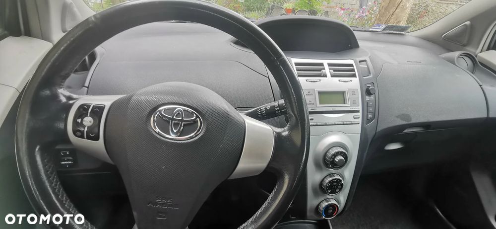 Toyota Yaris - 7