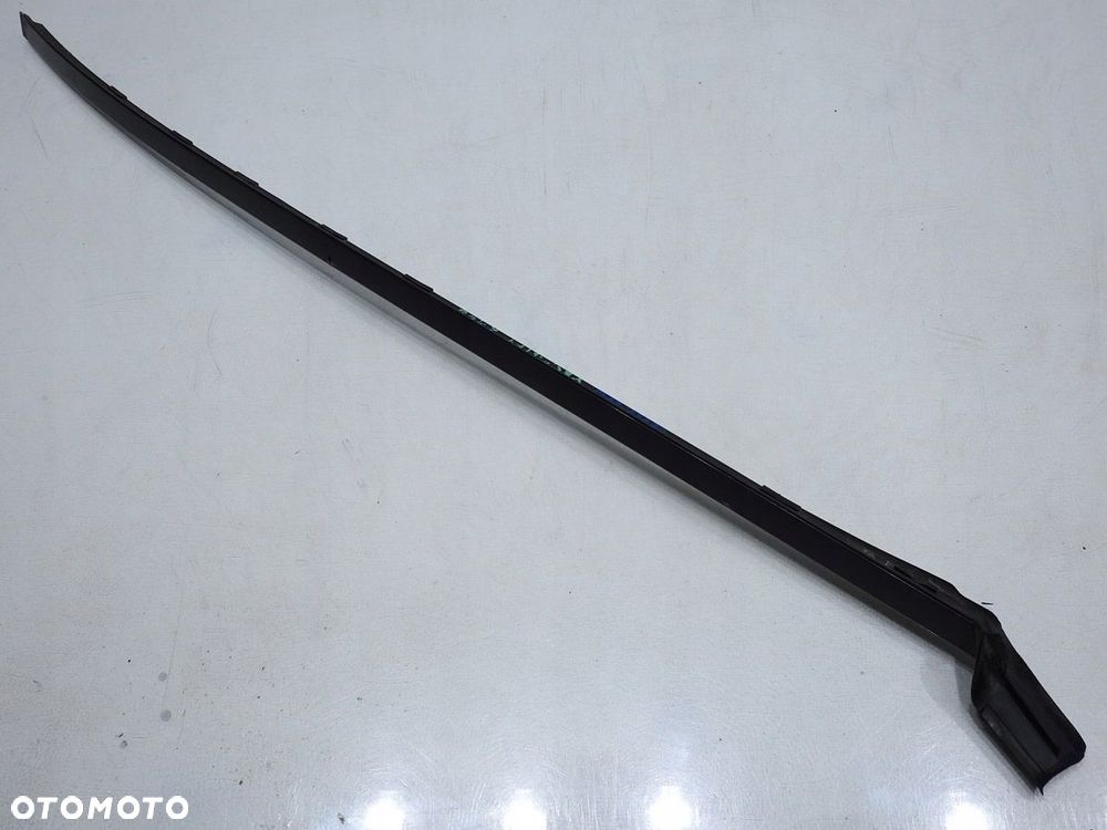 LISTWA SZYBY CZOŁOWEJ LEWA Z168 OPEL VECTRA C LIFT - 2