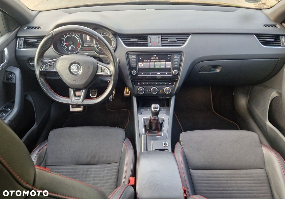 Skoda Octavia Combi 2.0 TDI (Green tec) RS - 26