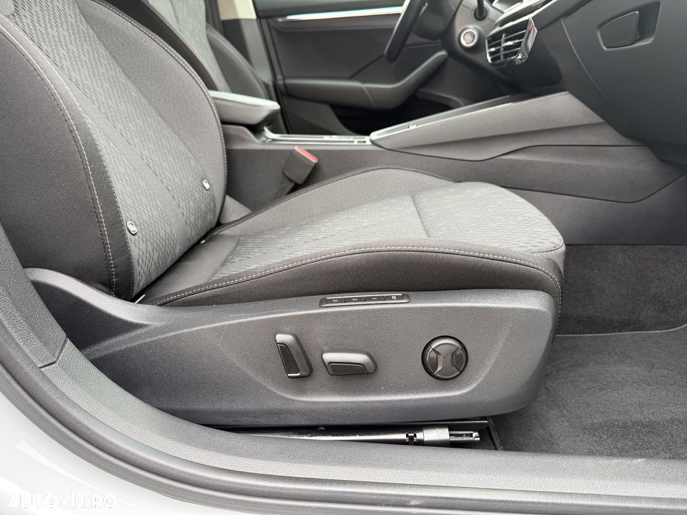 Skoda Octavia 2.0 TDI DSG Premium Edition - 28