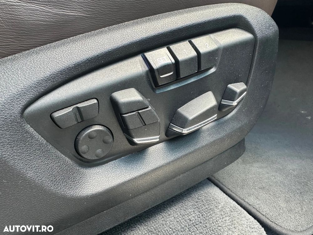 BMW X5 xDrive35i - 12