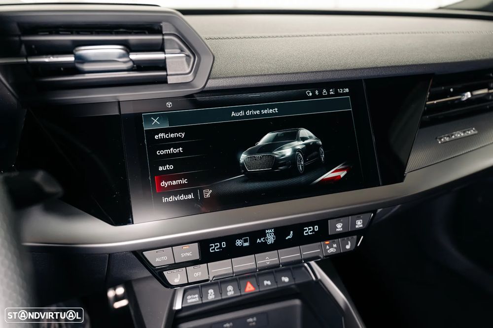 Audi S3 TFSI quattro S tronic - 33