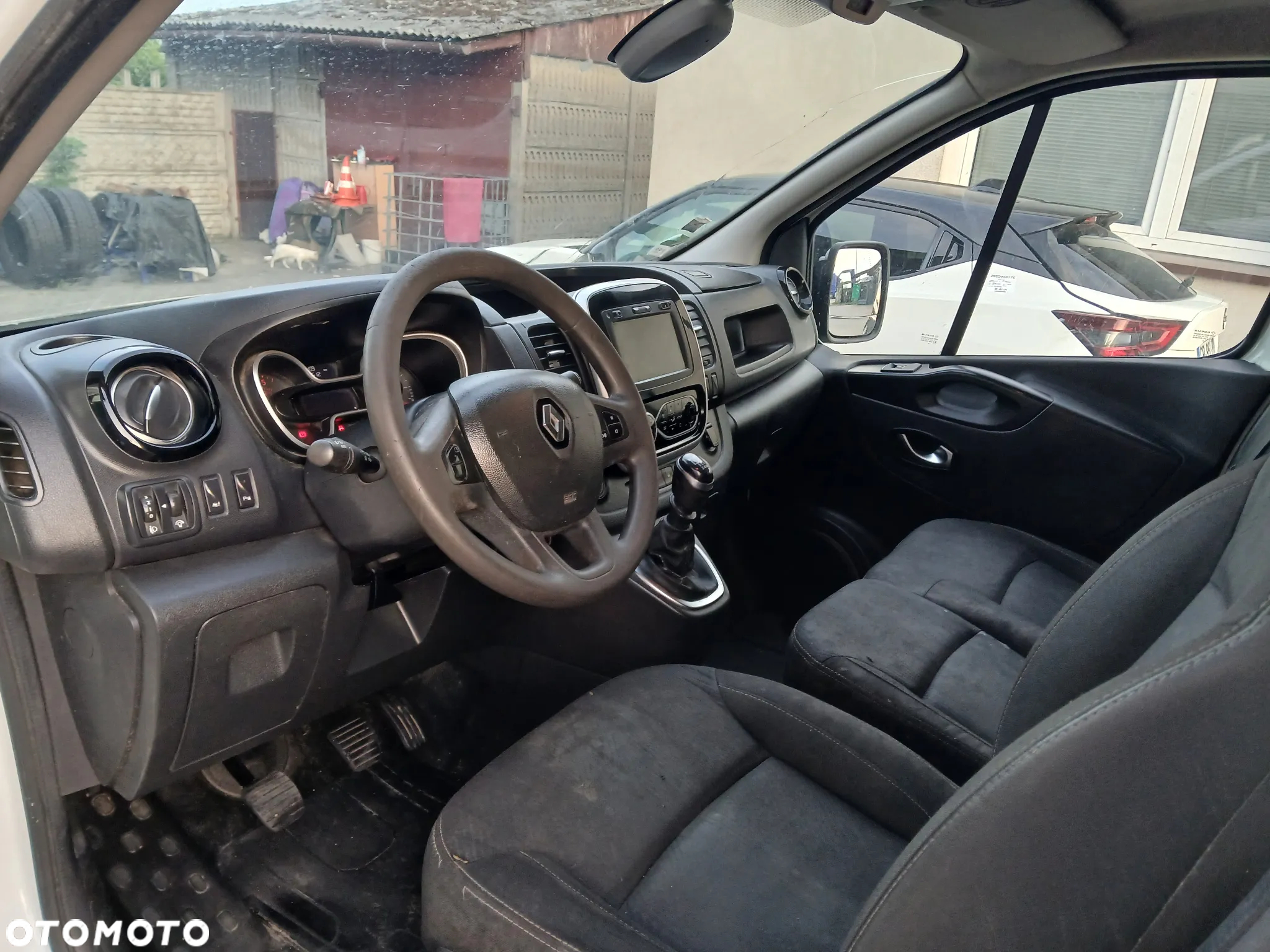 Renault Trafic - 16