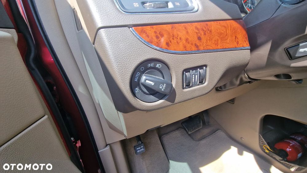 Chrysler Town & Country 3.6 Limited - 6
