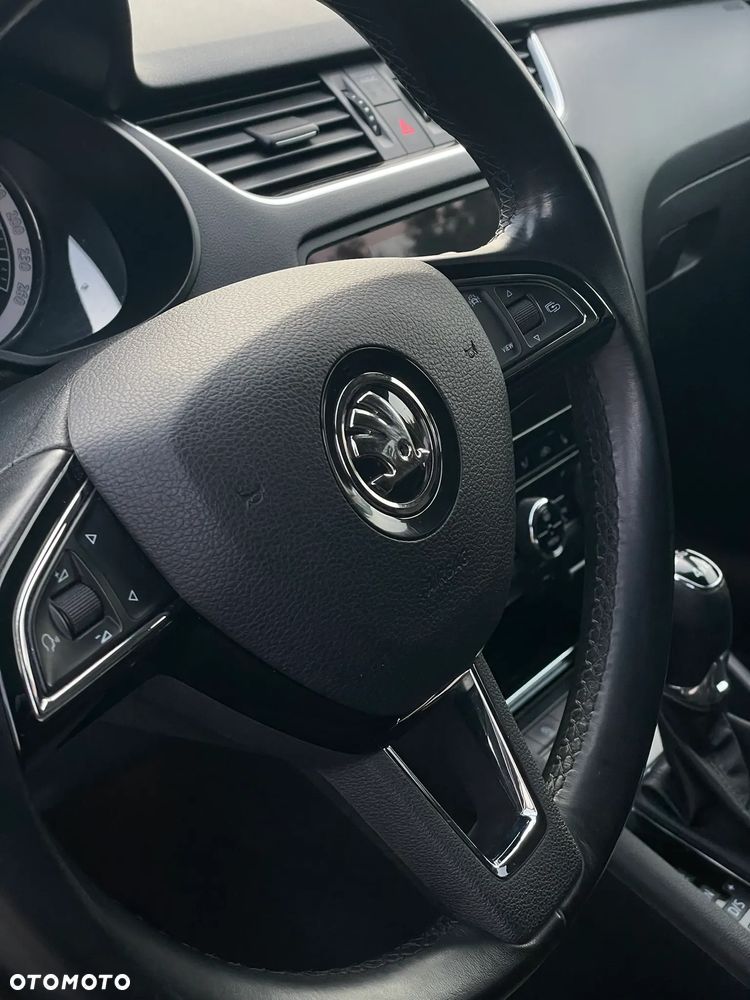 Skoda Octavia 2.0 TDI SCR 4x4 Style DSG - 14