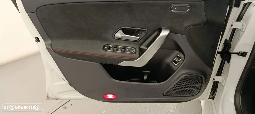 Mercedes-Benz CLA 200 d Shooting Brake AMG Line Aut. - 27