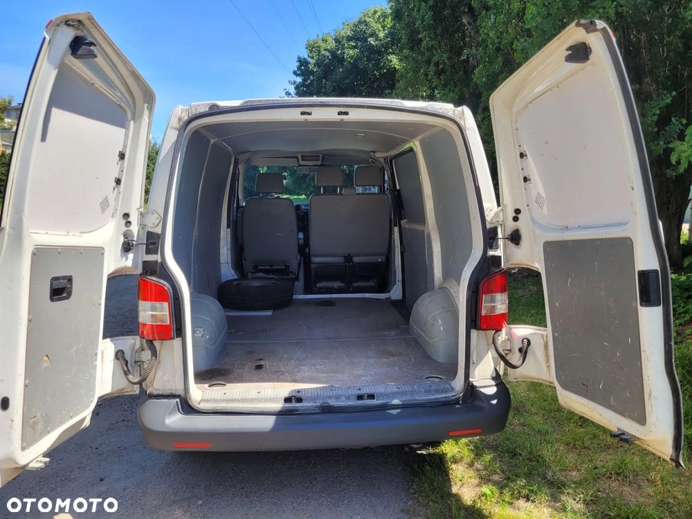 Volkswagen T5 - 26