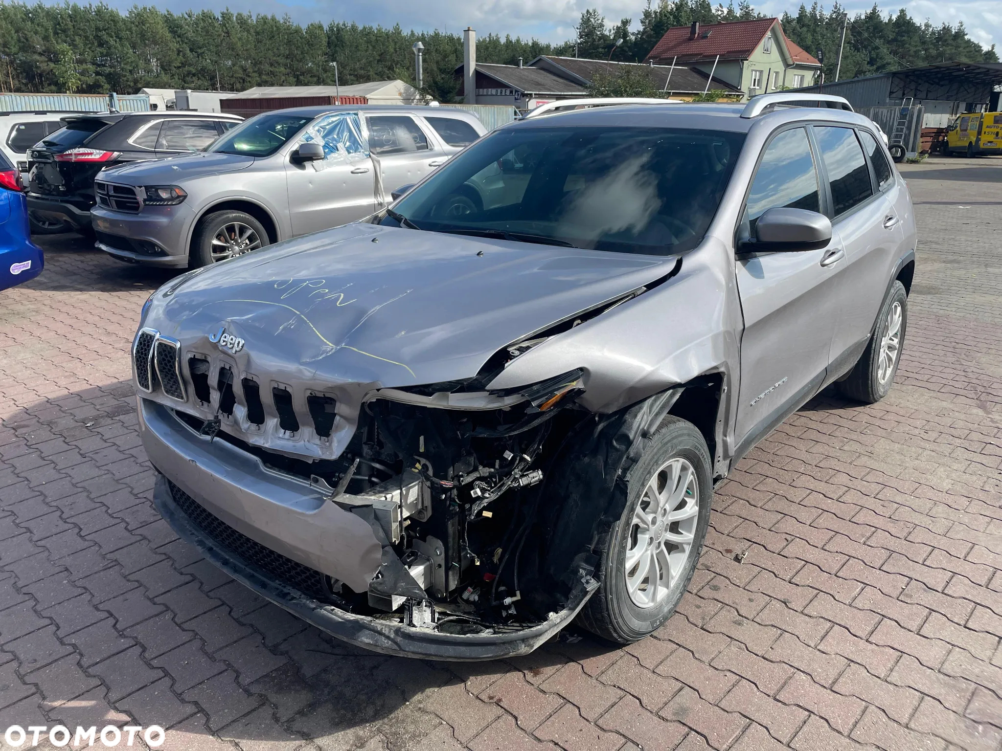 Jeep Cherokee - 2
