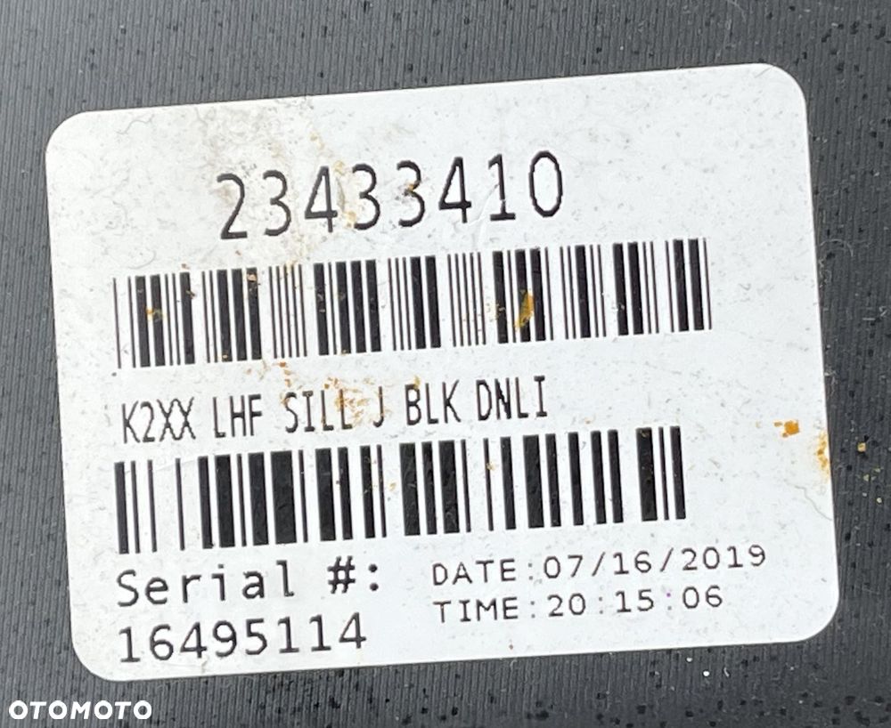 P8 GMC YUKON XL DENALI IV 2015 - OSŁONA PROGU LISTWA PRZÓD LEWA 23433410 - 6