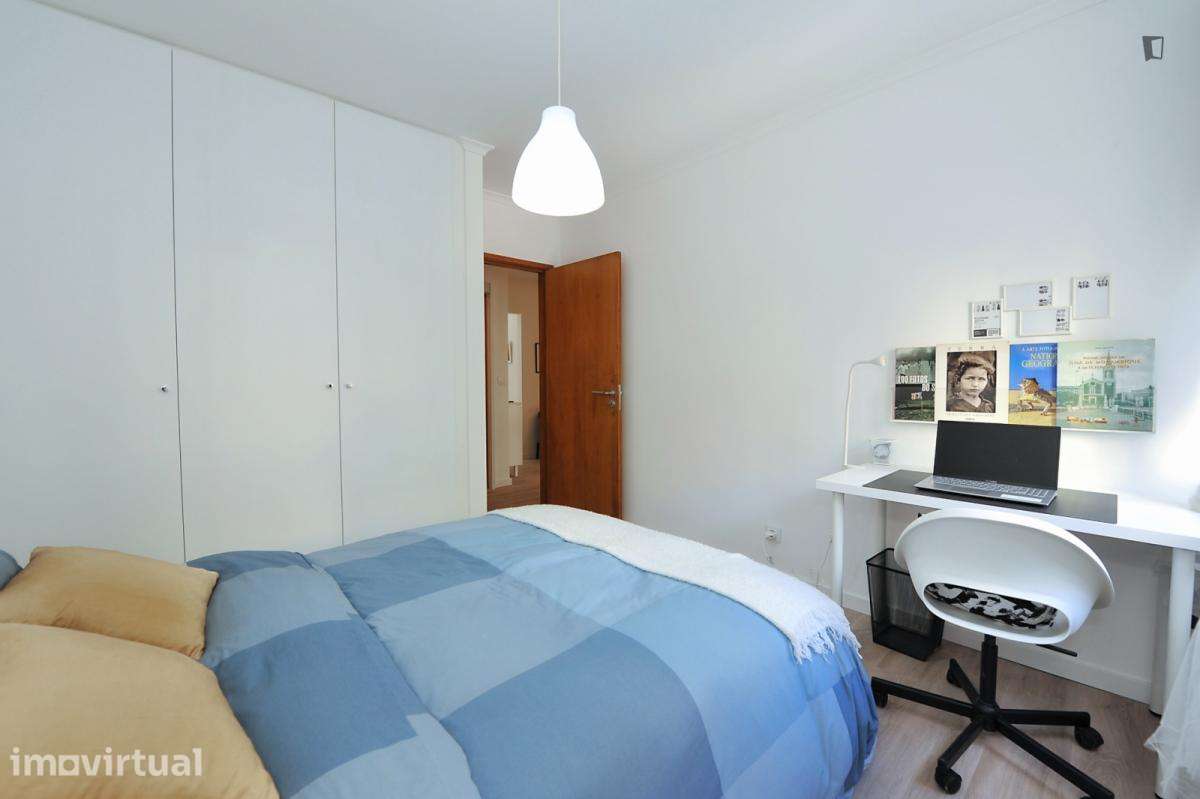 Quarto - localizado em Almada Lisbon - Grande imagem: 2/17