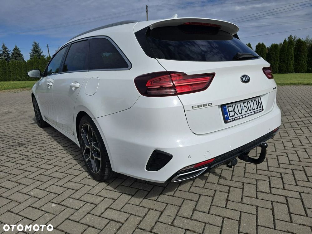 Kia Ceed - 12