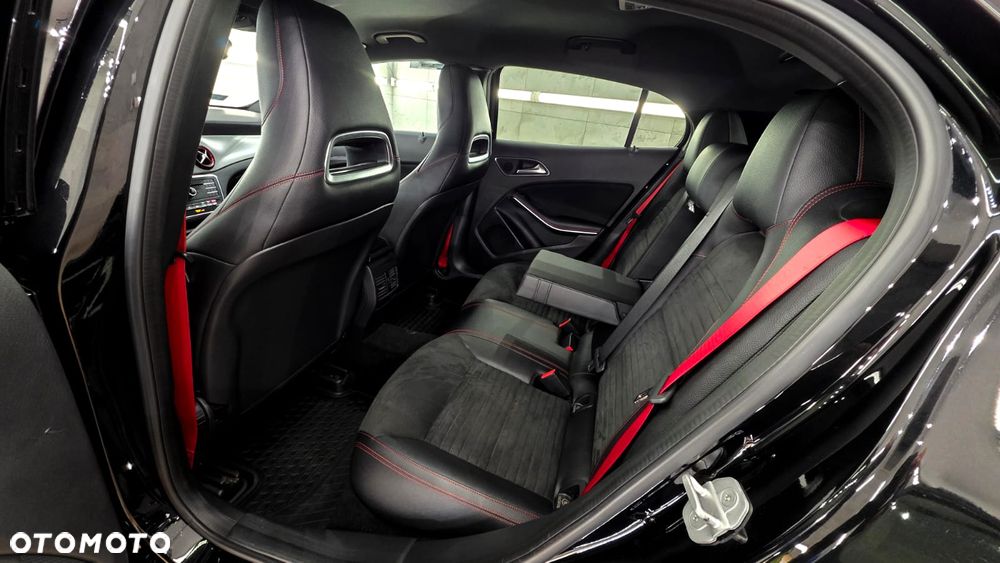 Mercedes-Benz GLA - 29