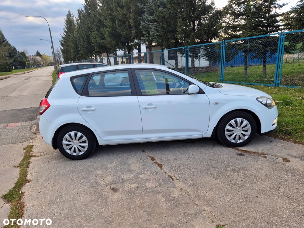 Kia Ceed 1.4 Comfort + - 8