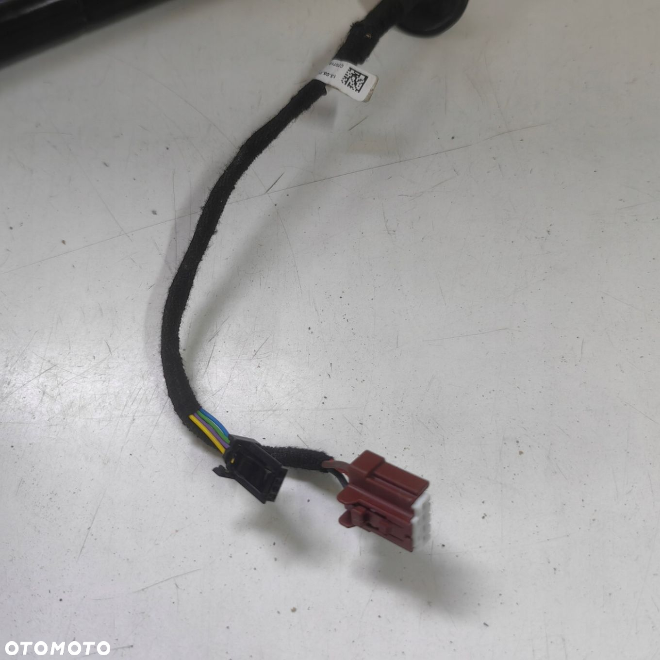 SIŁOWNIK KLAPY BAGAŻNIKA 904524541R RENAULT TALISMAN KOMBI - 2