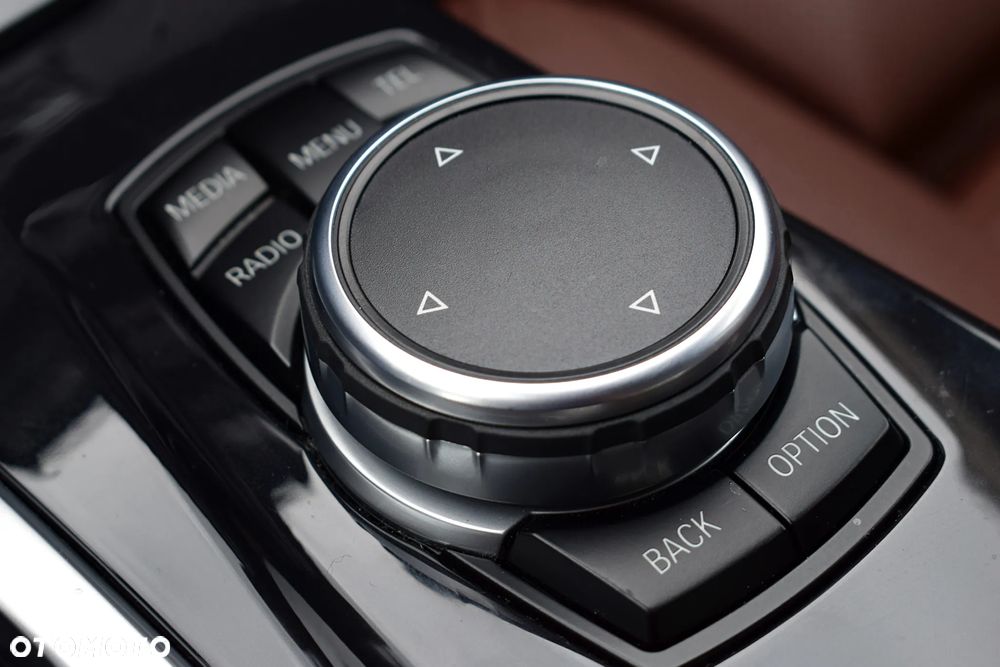 BMW Seria 5 535i xDrive Luxury Line - 20