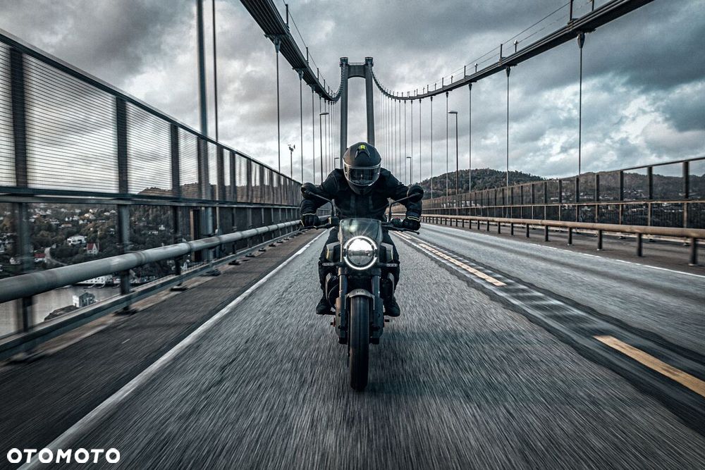 Husqvarna Svartpilen - 17