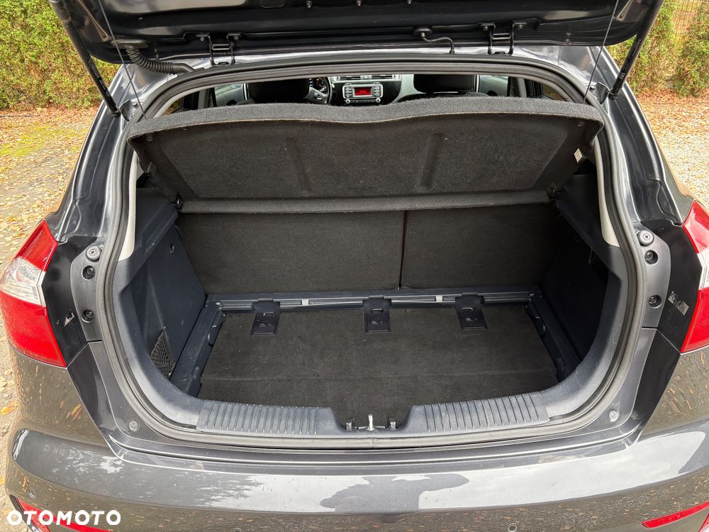 Kia Rio - 16