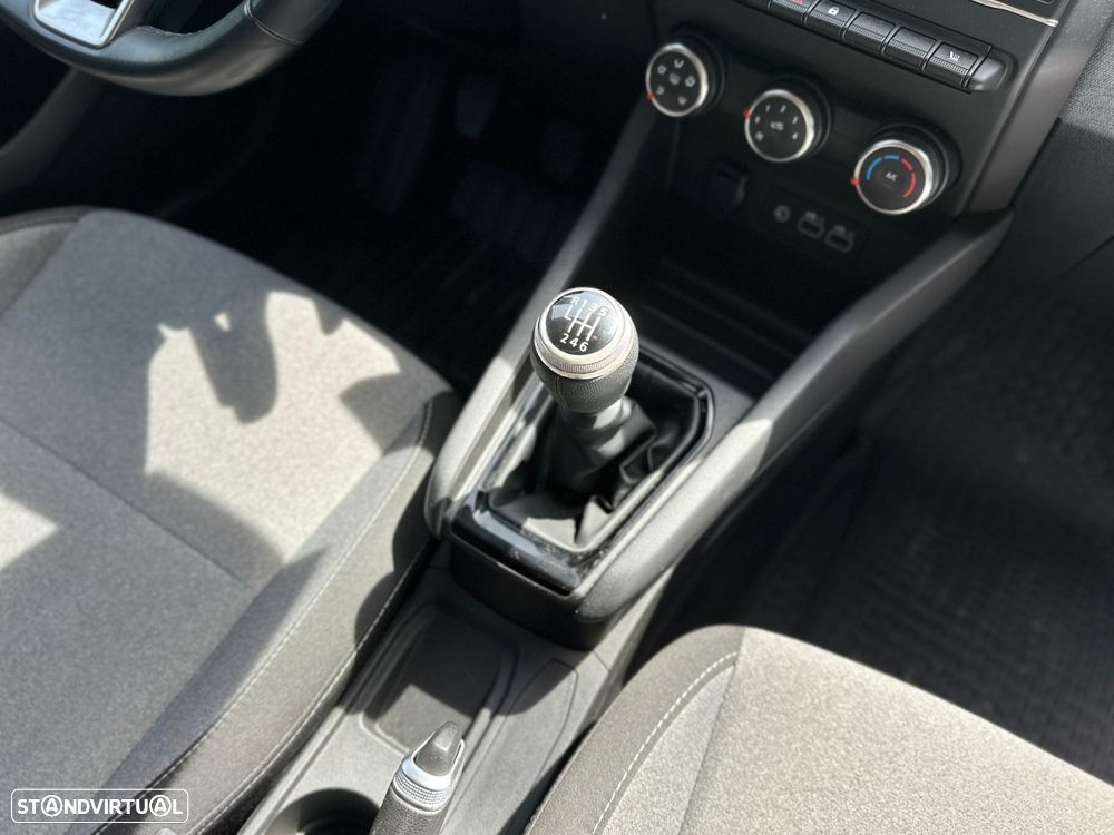 Renault Clio - 10