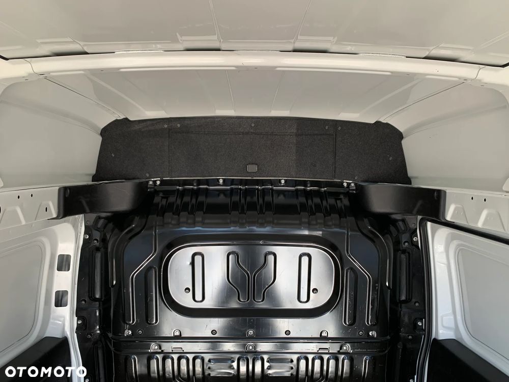 Fiat DOBLO POWER L2H2 MAXI XL Transport 2 Euro Palety Ładowność 961kg Hak 1300kg DMC 2510kg Homologacja cięż. VAT-1 Pakiet wyposażenia SX+ Podgrzewane fotele, Fabryczne radio, Halogeny, Podłokietnik, Parktroniki, Osłony przeciwbłotne, Metalowa osłona podwozia , Mocny Silnik  1600cm3 120KM MultiJet - 24