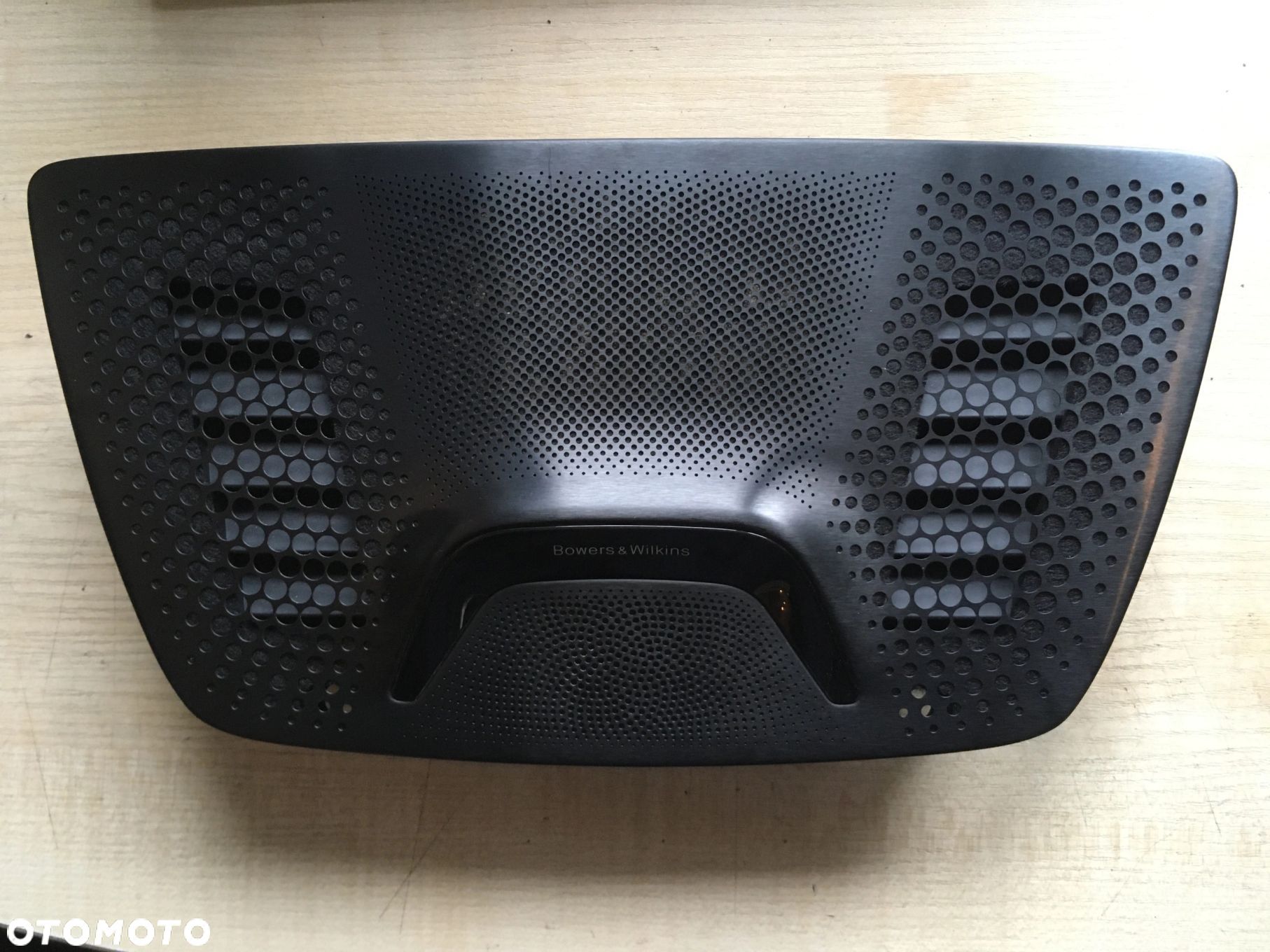 KRATKA OSŁONA GŁOŚNIKA CENTRALNEGO BOWERS WILKINS BMW G11 G12 - 1