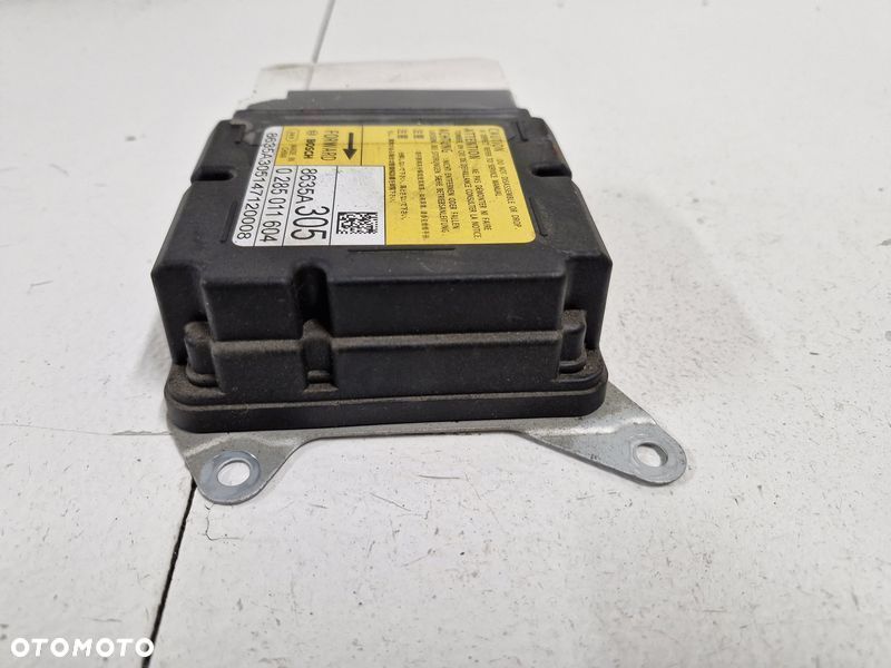 mitsubishi outlander iii 3 2.0 hybryda moduł sterownik airbag 8635a305 - 4