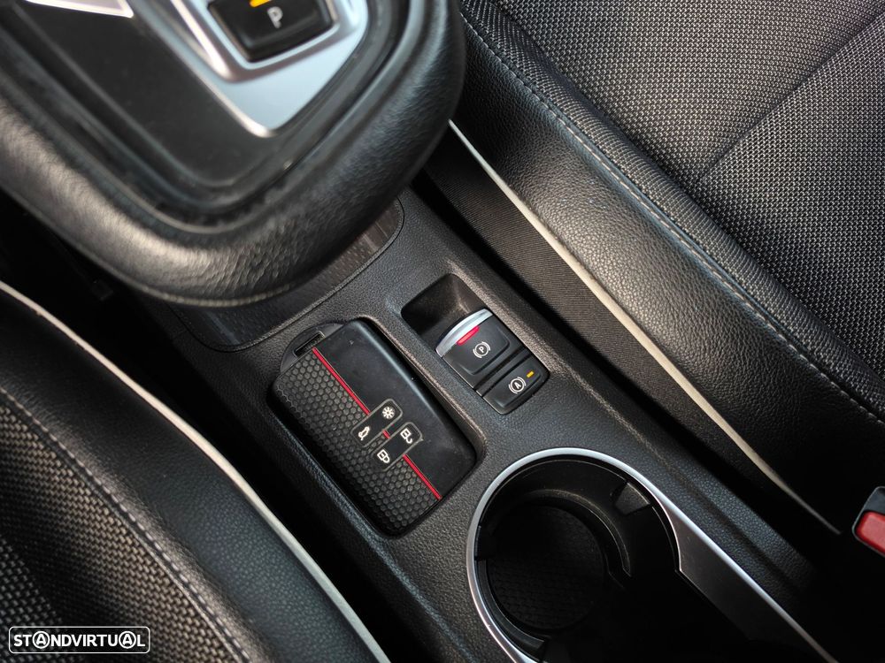 Renault Captur E-TECH 160 INTENS - 27