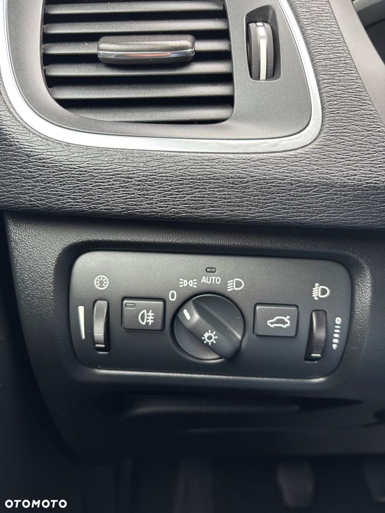 Volvo V40 D2 Momentum - 16