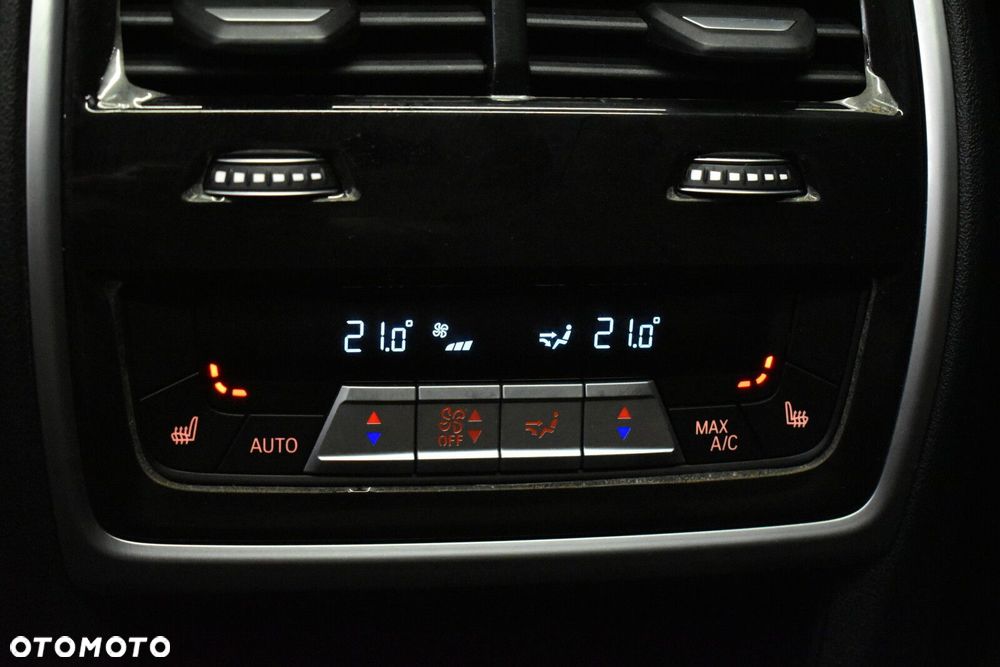 BMW X7 - 32