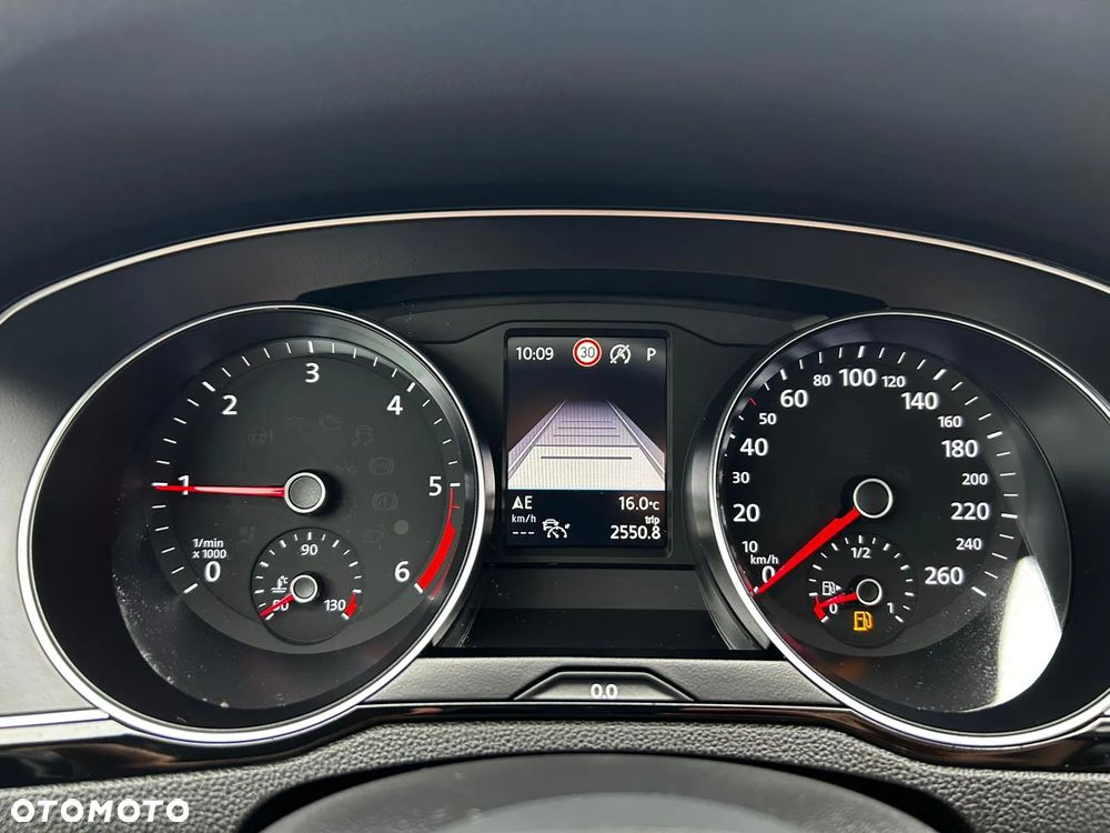 Volkswagen Passat 2.0 TDI EVO Business DSG - 24
