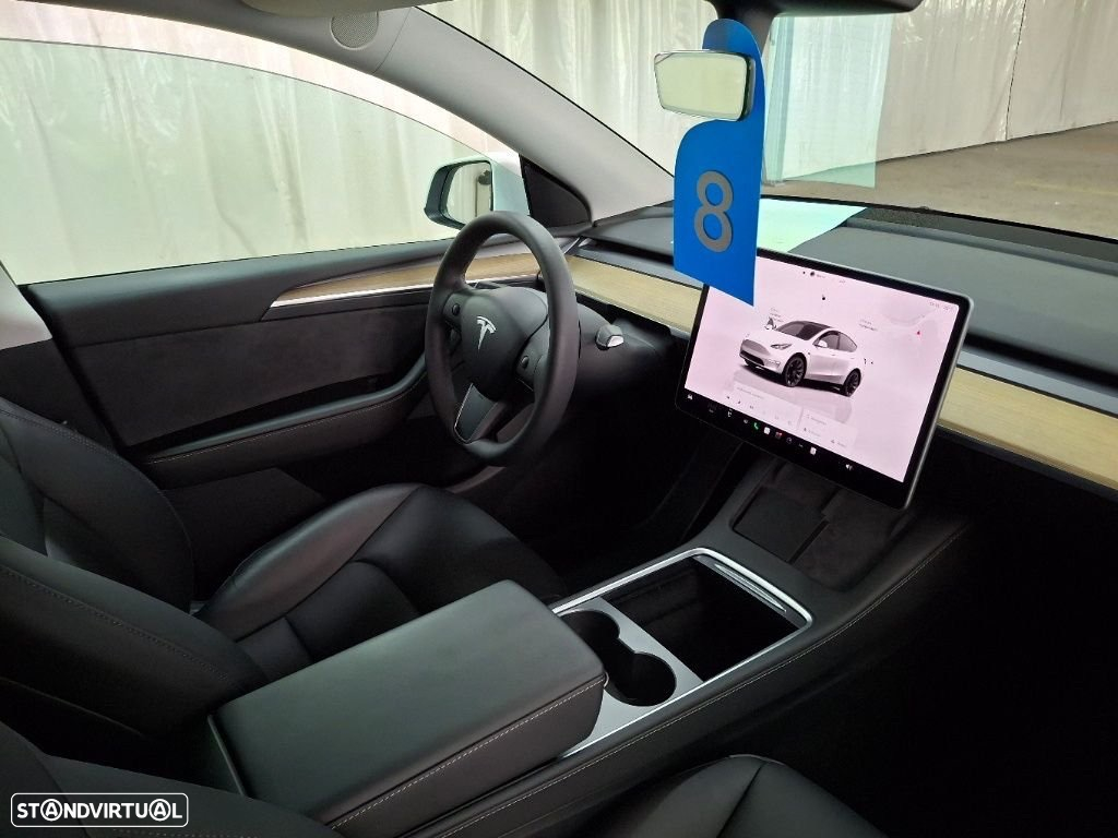 Tesla Model Y RWD - 5