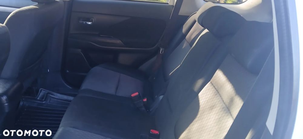 Mitsubishi Outlander 2.2 DI-D 4WD Diamant Edition - 19