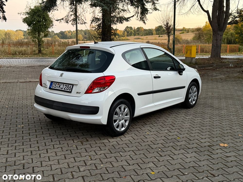 Peugeot 207 2009 photo 5