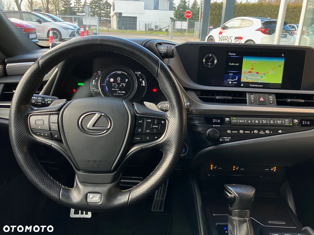 Lexus ES 300h F Sport - 21