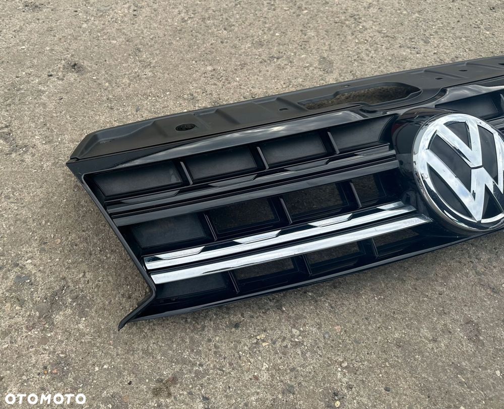 vw amarok 2h6 atrapa grill zderzaka 2h6853653 - 4