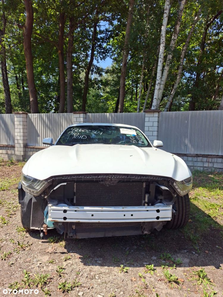 Ford Mustang - 5