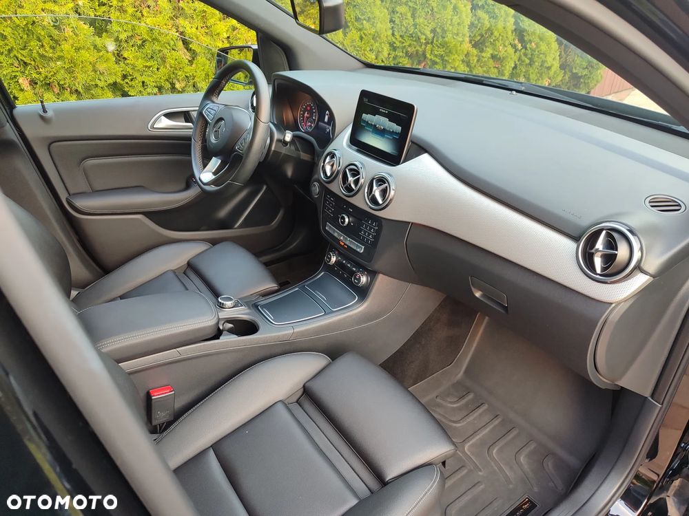 Mercedes-Benz Klasa B 250 4Matic 7G-DCT Edition - 24