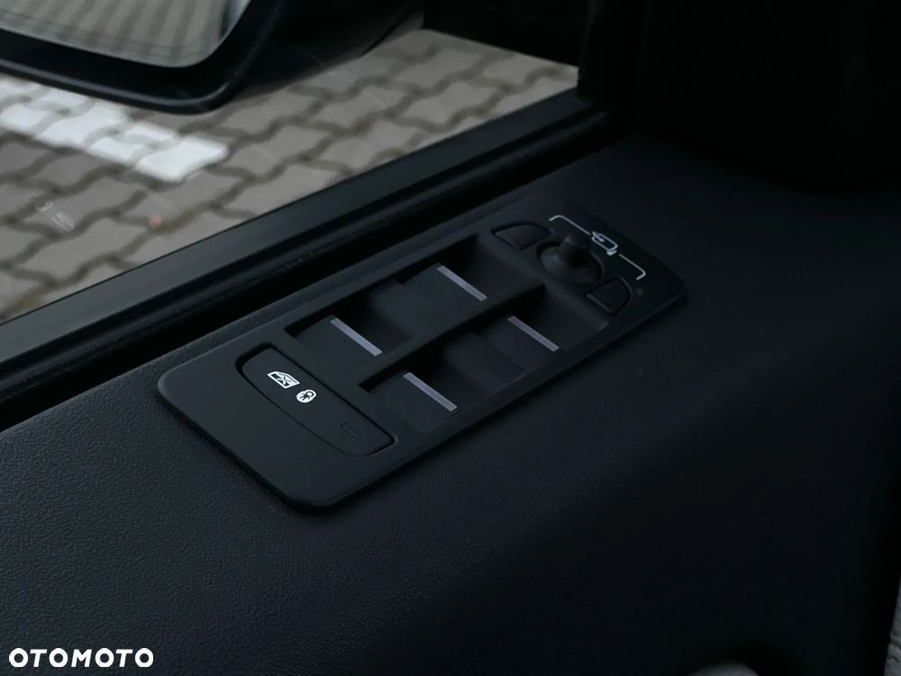 Land Rover Discovery Sport - 19