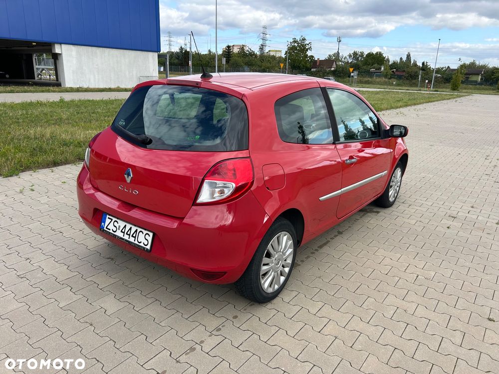 Renault Clio 1.2 16V Authentique - 5