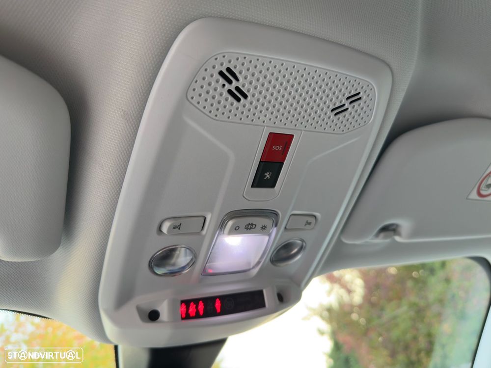 Peugeot 2008 PureTech 130 EAT8 Allure - 19